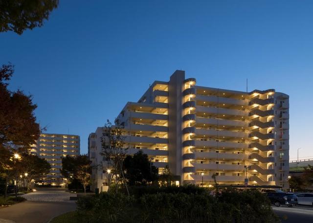 その他共有部分　５号棟外観（北面・夜景）