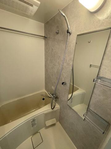 バス・シャワールーム　※別部屋の参考写真です。
