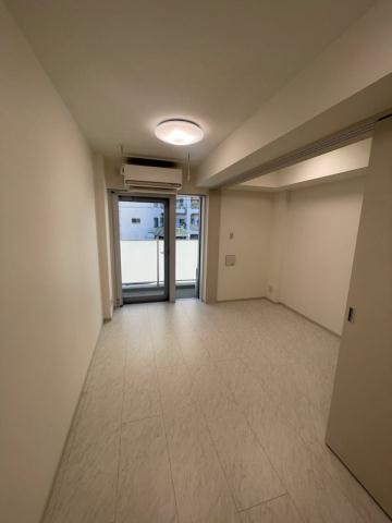 居室・リビング　※別部屋の参考写真です。