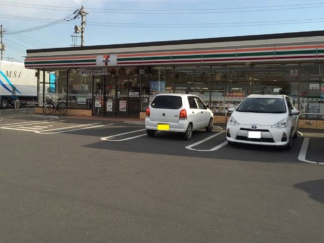 コンビニ　セブンイレブン桶川殿山店（コンビニ）まで310m