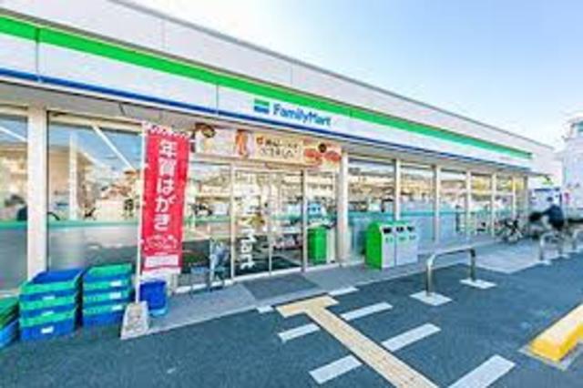 コンビニ　ファミリーマート箕面小野原東店（コンビニ）まで446m