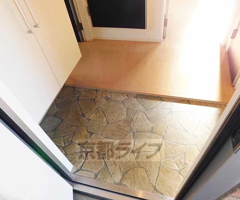玄関　段差が少ないバリアフリー