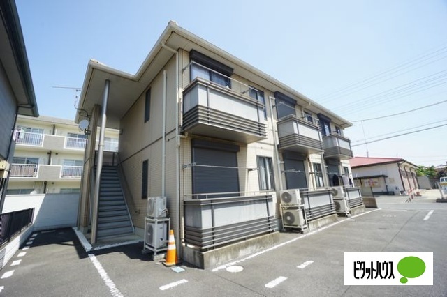 建物外観　平成１６年築のキレイなアパート！