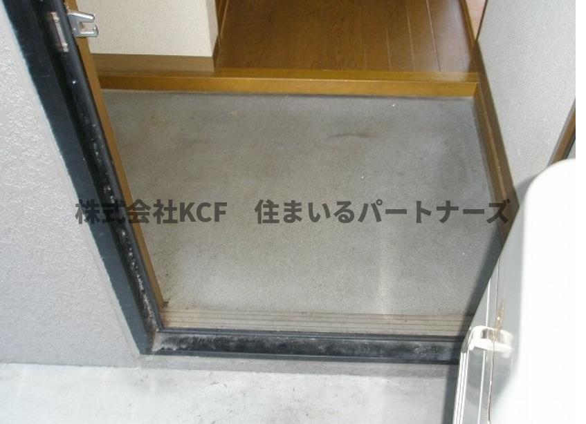 玄関　収納もある玄関です