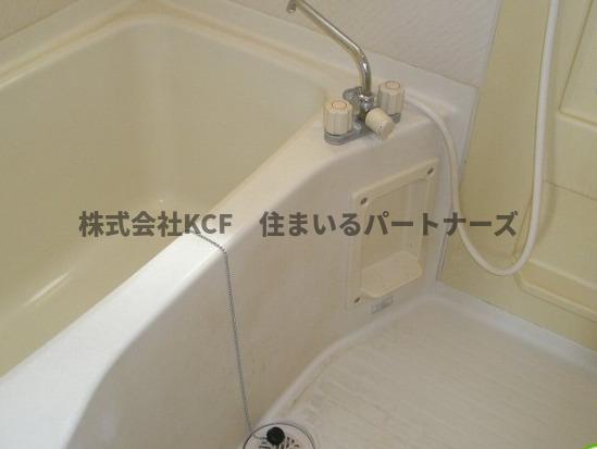 バス・シャワールーム　コンパクトで使いやすいお風呂です