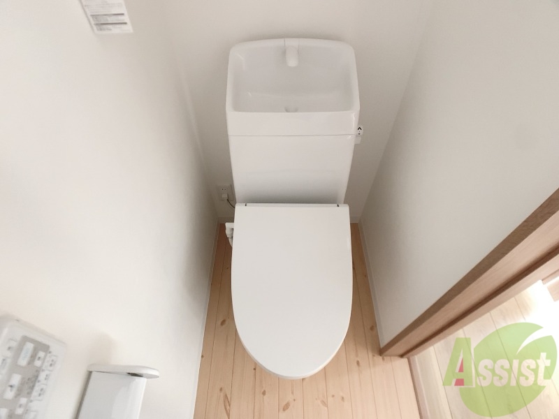 トイレ　トイレはウォシュレット機能付きで、快適にお過ごしいただけます
