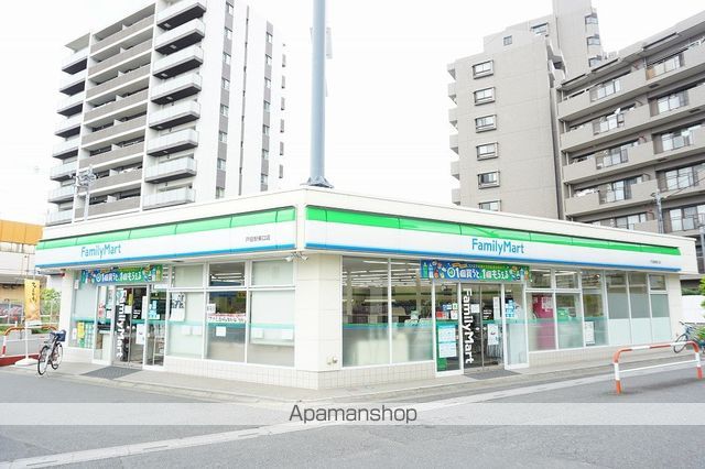 コンビニ　ファミリーマート戸田駅東口店（コンビニ）まで171m