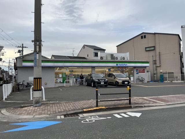 コンビニ　ファミリーマート摂津鳥飼店（コンビニ）まで3483m