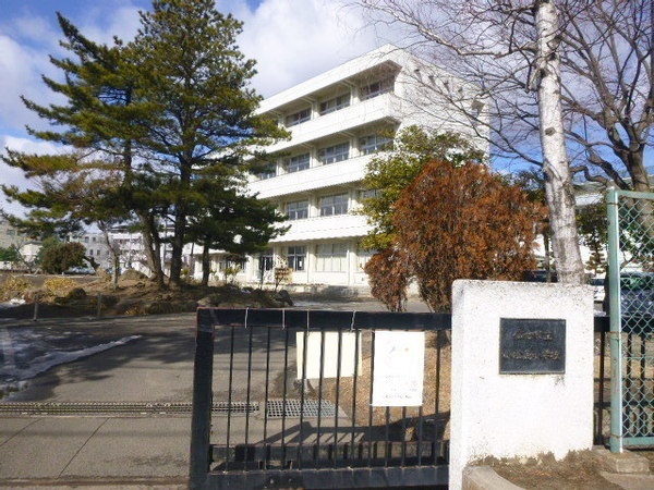 小学校　仙台市立小松島小学校（小学校）まで553m