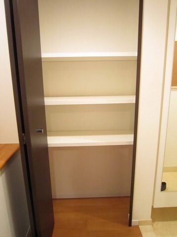 玄関　玄関廻りも収納たっぷり