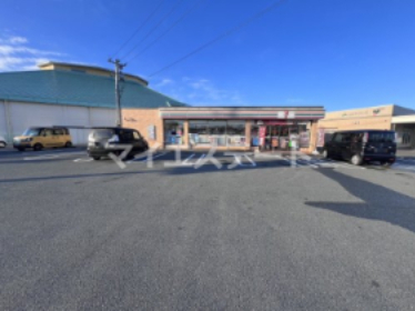 コンビニ　セブンイレブン松高小学校前店（コンビニ）まで1215m