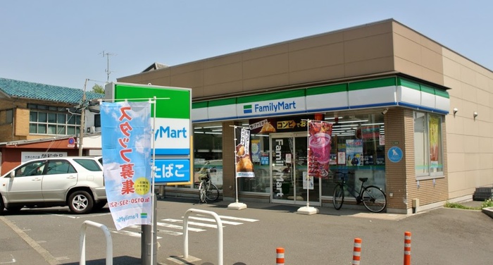 コンビニ　ファミリーマート世田谷若林店（コンビニ）まで350m