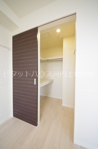 収納　ウォークインクローゼット※類似室内