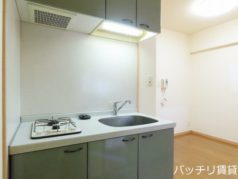 キッチン　※同マンション別部屋写真のため、現状優先。