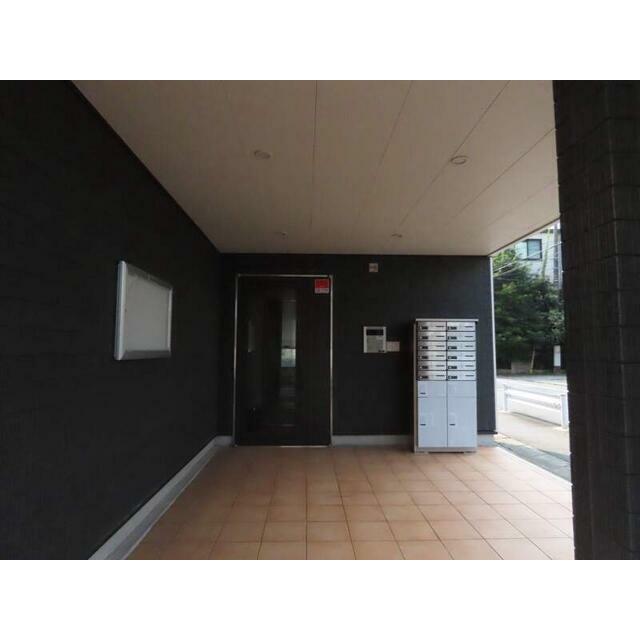 その他共有部分　落ち着いたエントランスです。
