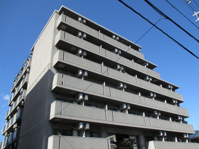 建物外観　閑静な住宅街にあるマンションです