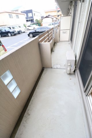 バルコニー　お洗濯にも便利なバルコニー付き
