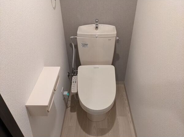 トイレ　ウォシュレット完備です♪