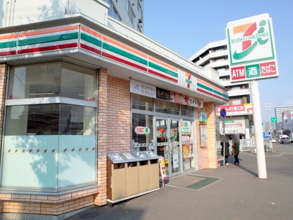 コンビニ　セブンイレブン地下鉄白石駅前店（コンビニ）まで209m