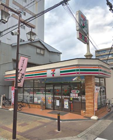 コンビニ　セブンイレブン（コンビニ）まで166m