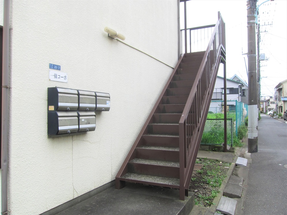 その他共有部分　集合ポストと階段