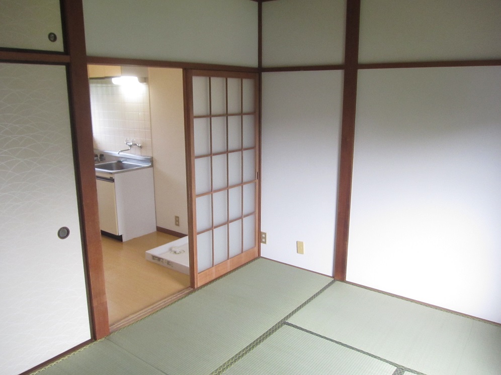 その他部屋・スペース　和室からキッチンへ