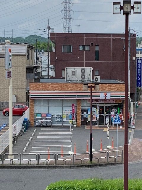 コンビニ　セブンイレブン小作駅西口店（コンビニ）まで350m