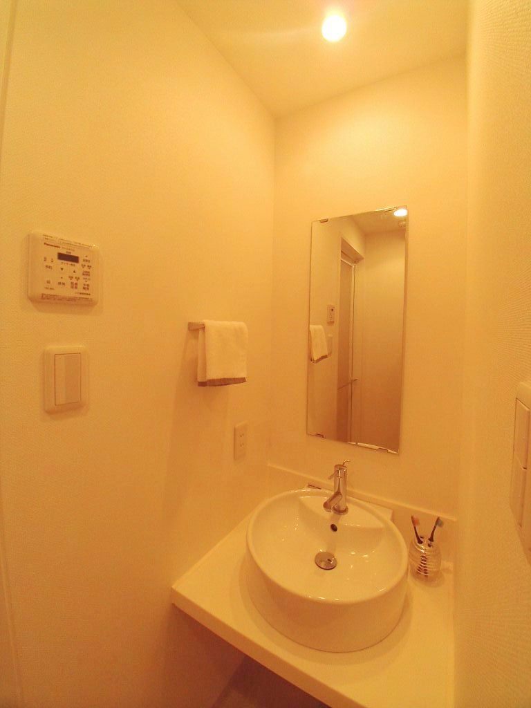 洗面設備　※同物件別住戸の写真を参考に掲載しております。