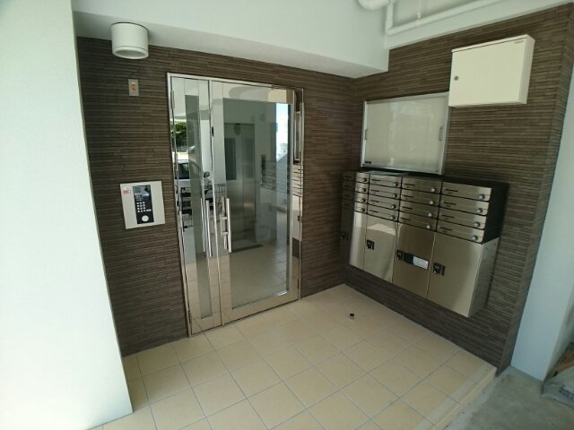 エントランス　建物の内部です