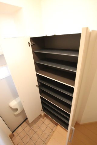 収納　シューズボックス