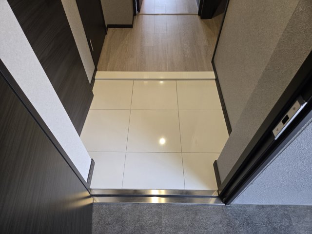 玄関　プレサンスロジェ上前津駅前THE RESIDENCE