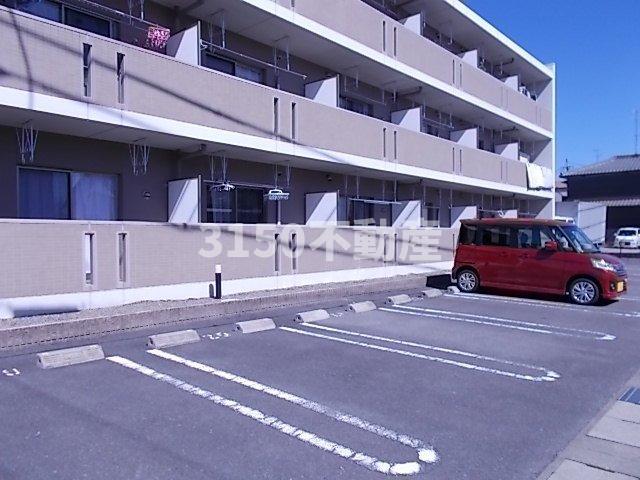 駐車場　駐車スペースもあります