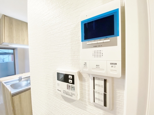 セキュリティ　モニターホンと給湯スイッチ