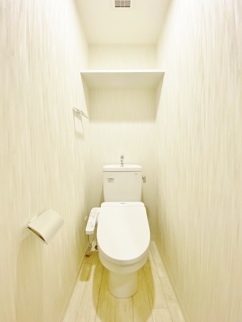 トイレ　トイレも明るく綺麗ですね