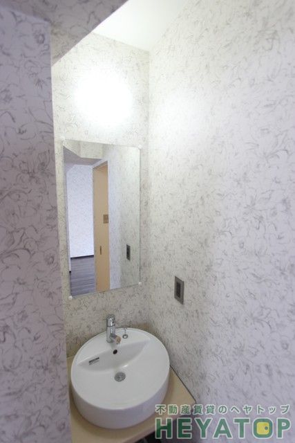 洗面設備　洗面化粧台（同仕様写真）