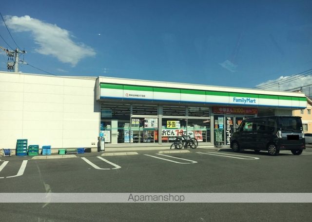 コンビニ　ファミリーマート熊本出仲間３丁目店（コンビニ）まで1555m