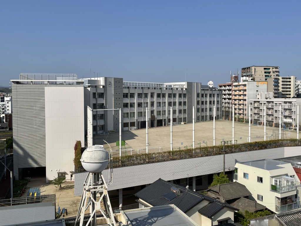 小学校　福岡市立住吉小学校（小学校）まで662m