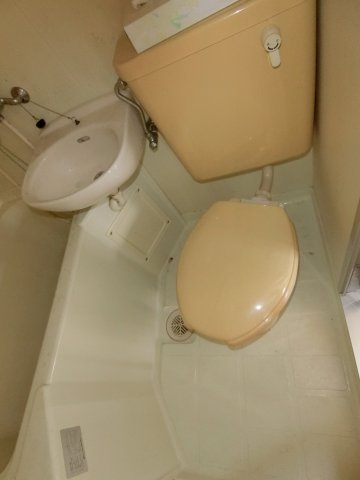 トイレ　画像と現状が異なる場合は現状優先となります。