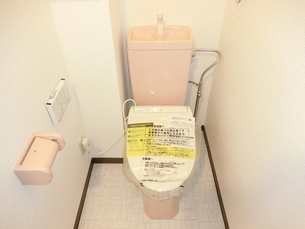 トイレ　ウォシュレット付きです！
