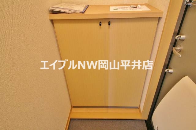玄関　シューズボックスもあります