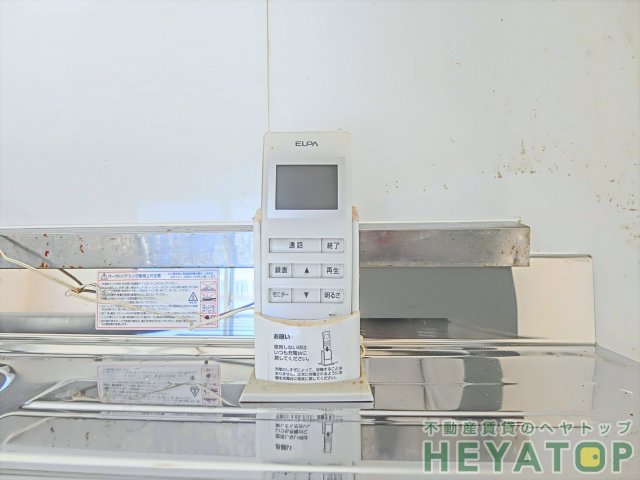 セキュリティ　不意の訪問もモニター付きドアホンで安心確認