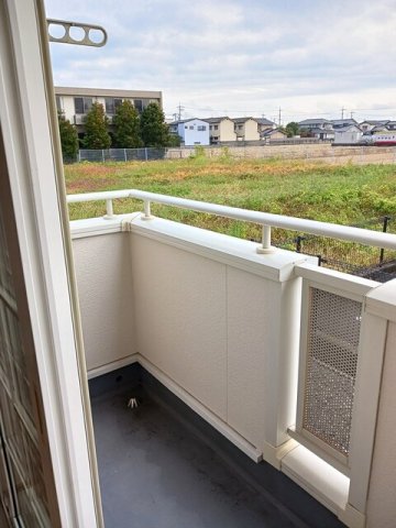 バルコニー　お洗濯にも便利なバルコニー付き