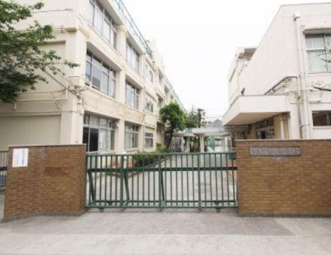 小学校　世田谷区立瀬田小学校（小学校）まで776m