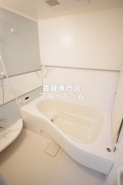 バス・シャワールーム　一坪の広さございます！