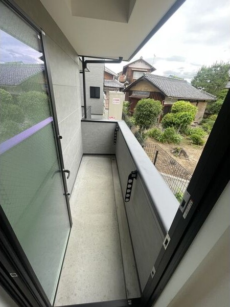 バルコニー　※同建物の別のお部屋の写真です。
