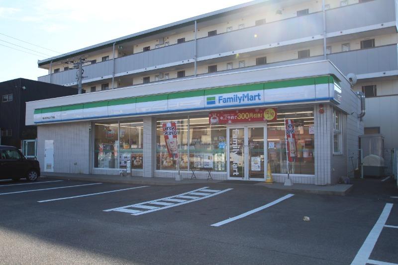 コンビニ　ファミリーマート 岡山西大寺上二丁目店（コンビニ）まで90m