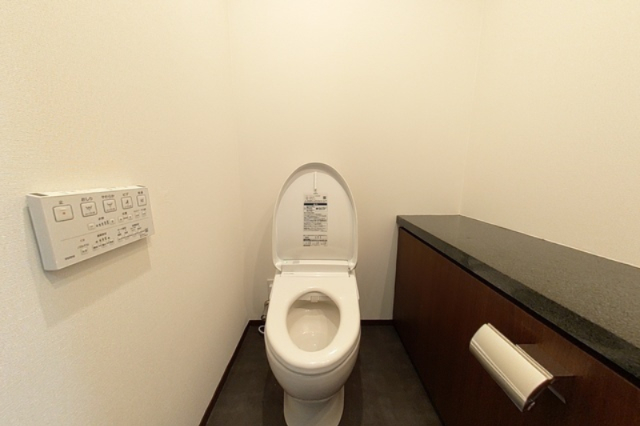 トイレ　別部屋参考写真