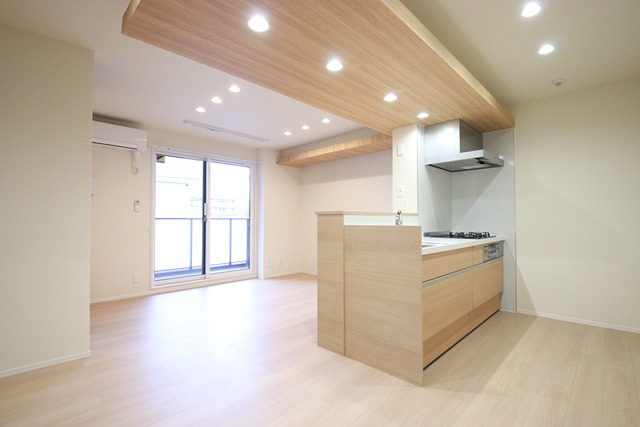 Century Grove 守山の居間写真