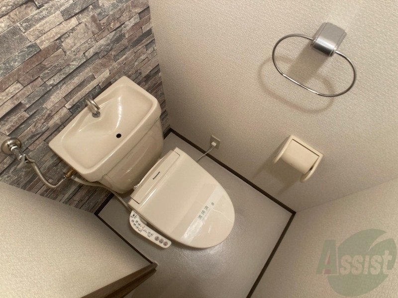 トイレ　ウォシュレット機能がついたトイレ。安心して使用できますね。