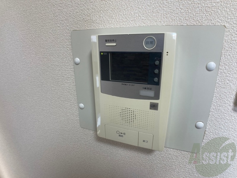 セキュリティ　ＴＶモニター付インターホンです。来客者の顔が見えるので安心！